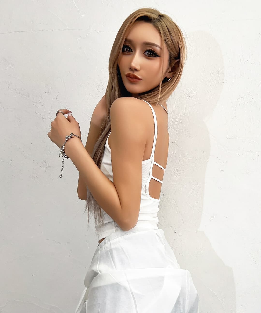 back open cami with cup - styling detail 2