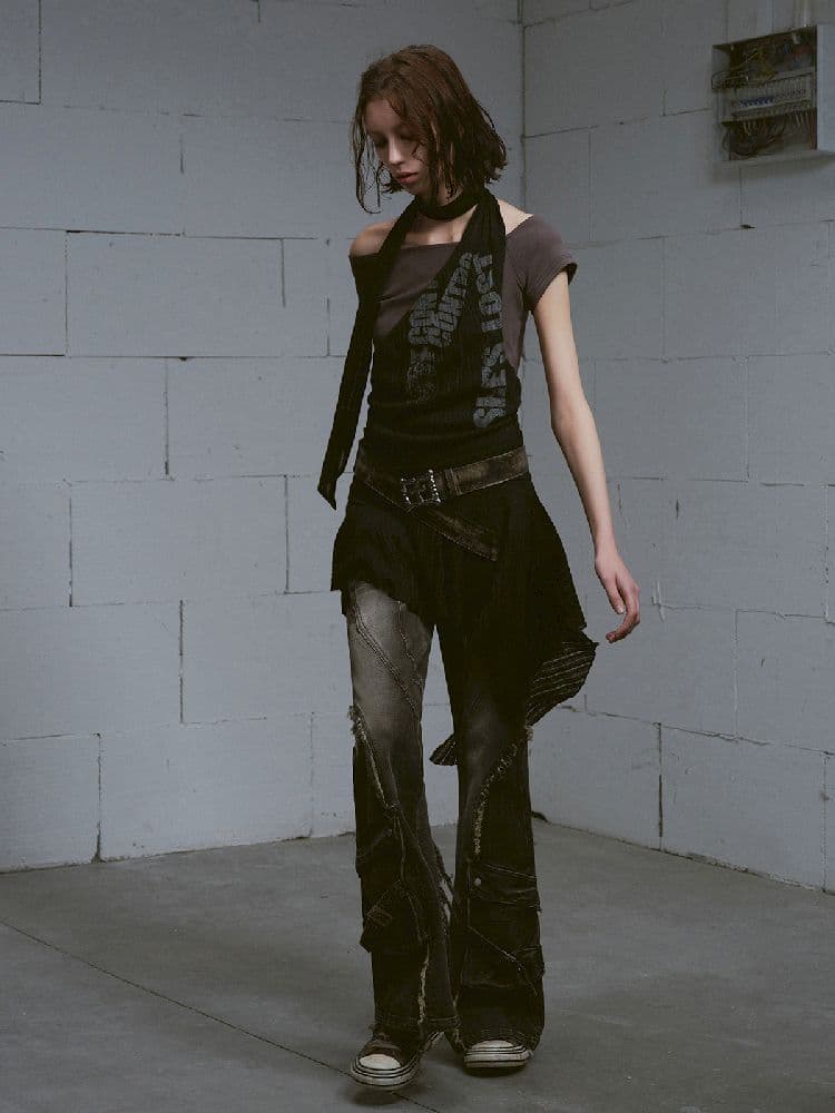 Raw Edge Low Rise Flared Jeans - view 3