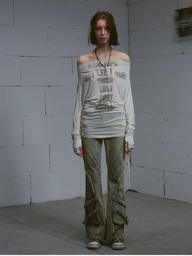 Raw Edge Low Rise Flared Jeans - view 4