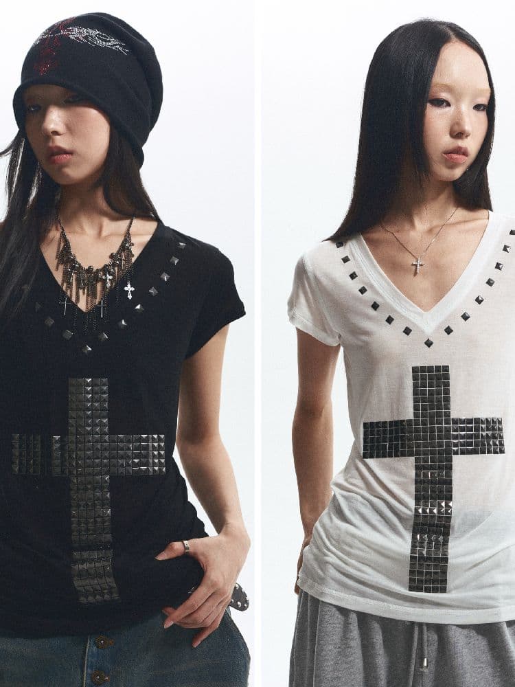 V-neck short-sleeved T-shirt - view 1