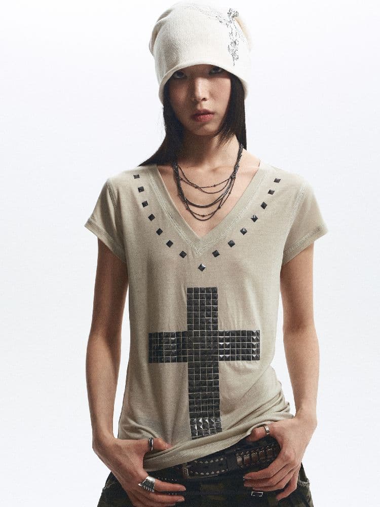 V-neck short-sleeved T-shirt - view 2